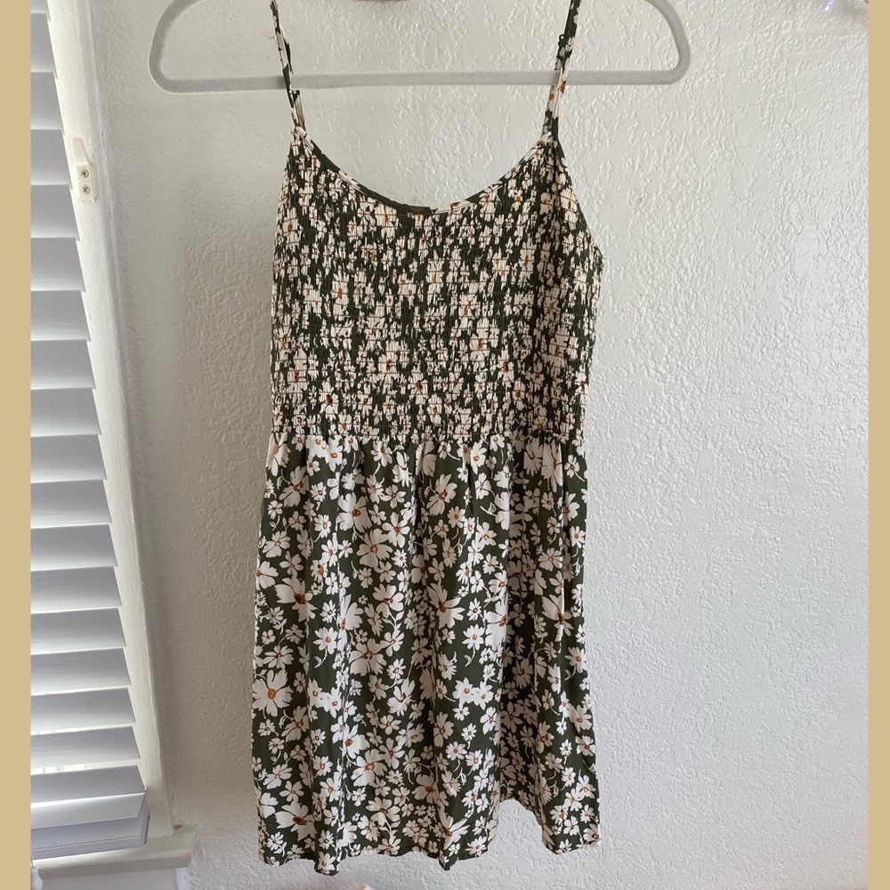 green daisy mini dress 🍀💚